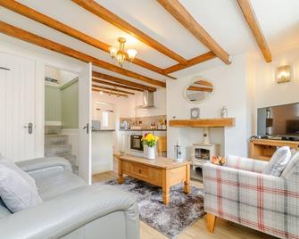 Chimes Cottage - Guisborough - Living room