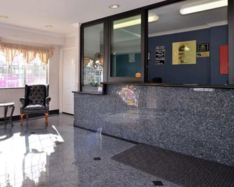 The Emerald Inn On Sunset - Los Angeles - Front desk