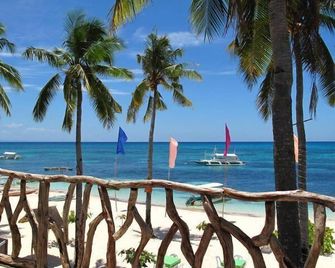 Malapascua Legend Water Sports & Resort - Daanbantayan - Beach