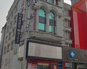 Diamond Motel - Sacheon - Building