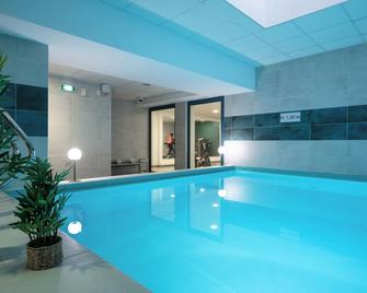 Nemea Appart Hotel Quai Victor Tours Centre - Tours - Pool