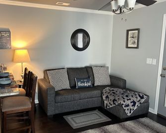 Country setting guesthouse. - Gallatin - Wohnzimmer
