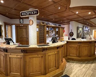 Strandhotel Seehof - Langlau - Recepce