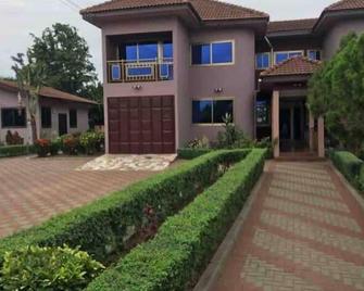 Lashibi Residence - Master Suite Bedroom 3 - Sakumono - Building