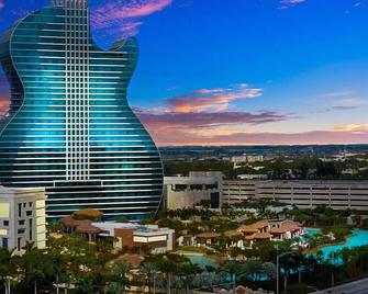 2 Bdrm Modern House Mins From Beach & Casino Hb1 - Hallandale Beach - Outdoors view