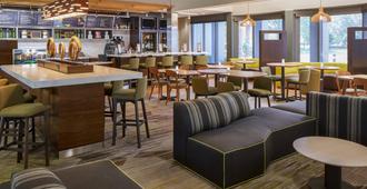 Courtyard by Marriott Orlando Airport - אורלנדו - מסעדה