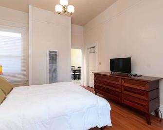 Elegant One Bedroom In Downtown Oakland - Oakland - Phòng ngủ
