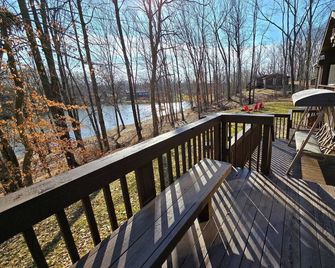 White Tail Run at Heron Hill Retreat Hot - Streetsboro - Balkon