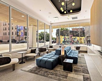Designer 3BR Penthouse l Private Patio l Rooftop l Gym l 5-Star Location - Chicago - Lobby
