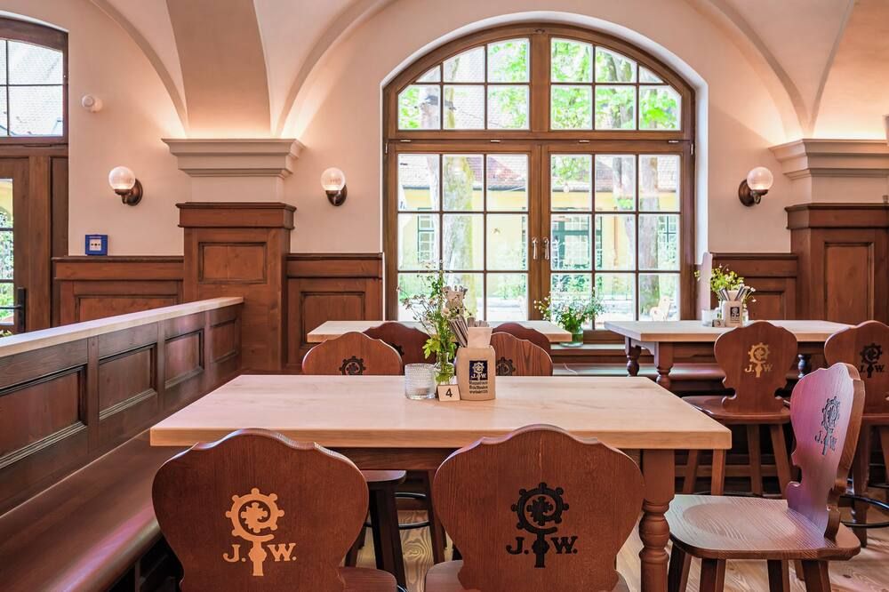 Gutshotel Menterschwaige - Heritage Boutique Hotel with Timless Elegance - מינכן - מסעדה