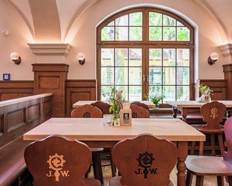 Gutshotel Menterschwaige - Heritage Boutique Hotel with Timless Elegance - מינכן - מסעדה