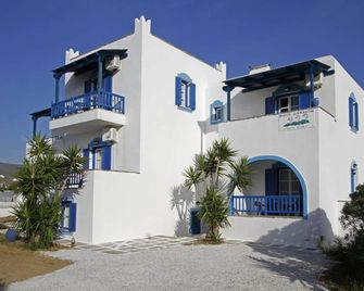 Oasis Studios - Mikri Vigla - Gebouw