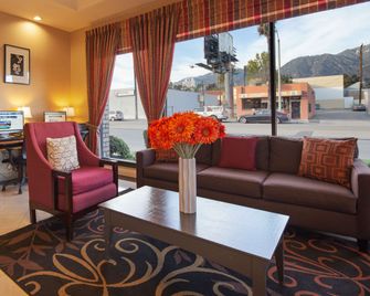 Best Western Pasadena Inn - Pasadena - Lobby
