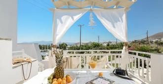 Birikos Hotel & Suites - Agios Prokopios - Balcone