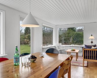 2 bedroom amazing home in Tisvildeleje - Tisvildeleje - Comedor