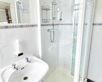 Aberfoyle Inn - Aberfoyle - Bathroom