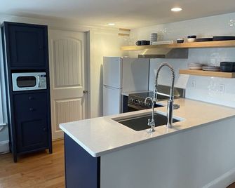 Privately Owned Water View Cottage With Fabulous Views Of Penobscot Bay! - Belfast - Cocina