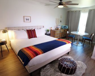 Sierra Blue Hotel & Swim Club - Big Bear Lake