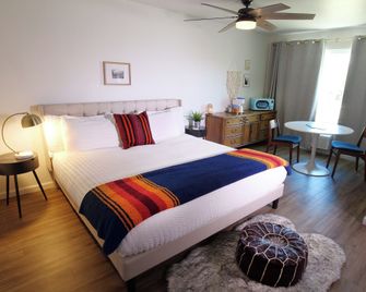 Sierra Blue Hotel & Swim Club - Big Bear Lake