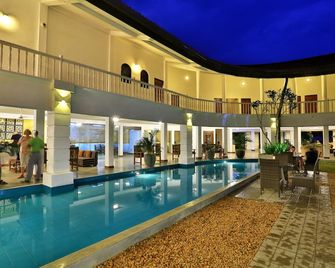 Hibiscus Beach Hotel & Villas - Kalutara - Piscina