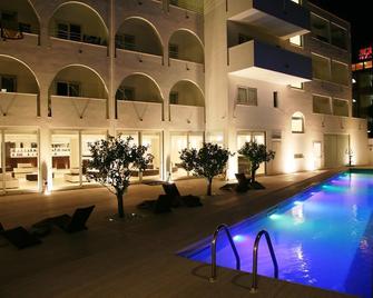 White Hotel - Vieste - Kolam