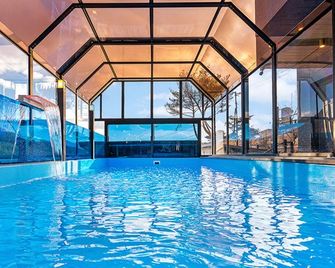 Sunflower Pool Villa - Geochang - Piscina