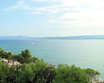 Hotel Zagreb - Crikvenica - Außenansicht
