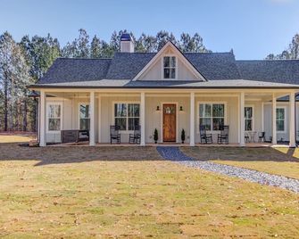 The Retreat at Mount Carmel-Peaceful Sleeps 6 - Monroe - Building