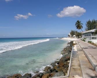 Welcome to Ardene Retreat our chic 1-bedroom apartment near beach, Christ Church - Bridgetown - Beach