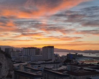 Stunning modern apartment with balcony - Gibraltar - Outdoor view