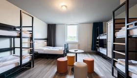 A&O Stuttgart City - Stuttgart - Bedroom