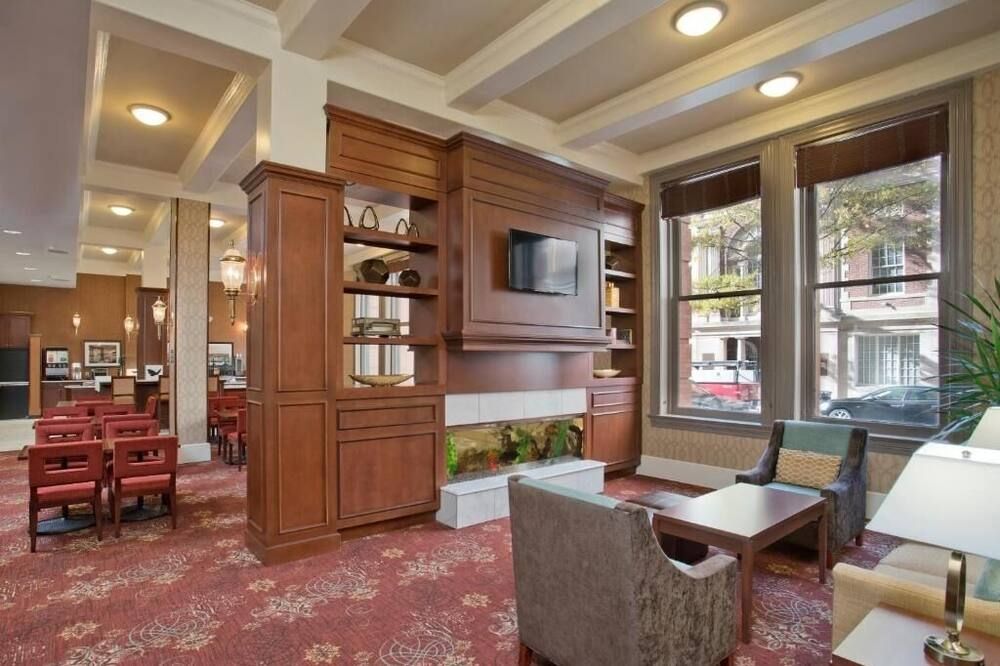 Enjoy Relaxing Historic Ambiance in Suite w/ Kitchen Near Attractions - בולטימור - טרקלין