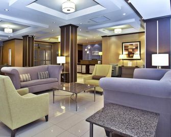 Holiday Inn Express & Suites Kingston Central By IHG - Kingston - Σαλόνι