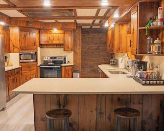 Luxury-Cabin Mount View Gymgame Room Fire Place - Lehighton - Cocina