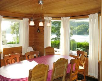 Naudøyna by Interhome - Lyngdal - Comedor