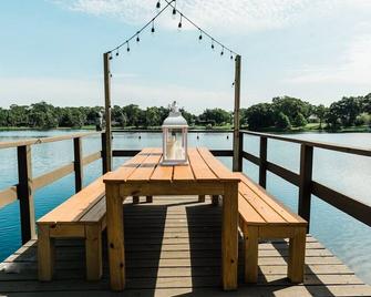 Beautiful Lakehouse with Pool and Movie Theater - Casselberry - Balcony