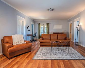 Cozy 2-bedroom house in the heart of Lewis Center - Lewis Center - Sala de estar