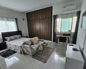 Vmd Aparthôtel - Abidjan - Soverom