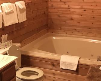 Clean, Comfortable and Quiet Condo at the base of Jackson Creek Summit - Айронвуд - Ванна кімната