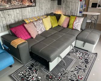 Gorestown Glamping Chalets - Dungannon - Living room