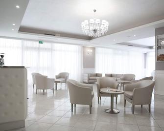 Hotel Leon - סן ג'ובאני רוטונדו - לובי