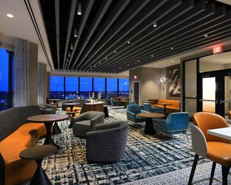 DoubleTree by Hilton Battle Creek - Battle Creek - Lounge