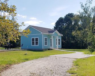 Deer View Cottage on 16 Acres, King Size Bed, No Pet Fee - Grovetown - Gebäude