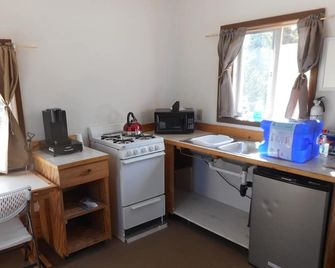 Alaska secluded Cabin , just 15 minutes from Denali National Park Entrance. - Healy - Küche