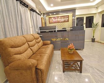 Cannan Residency - Purnankuppam - Front desk