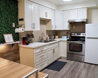 Modern home in heart of Alhambra-10 min from LA - Alhambra - Kitchen