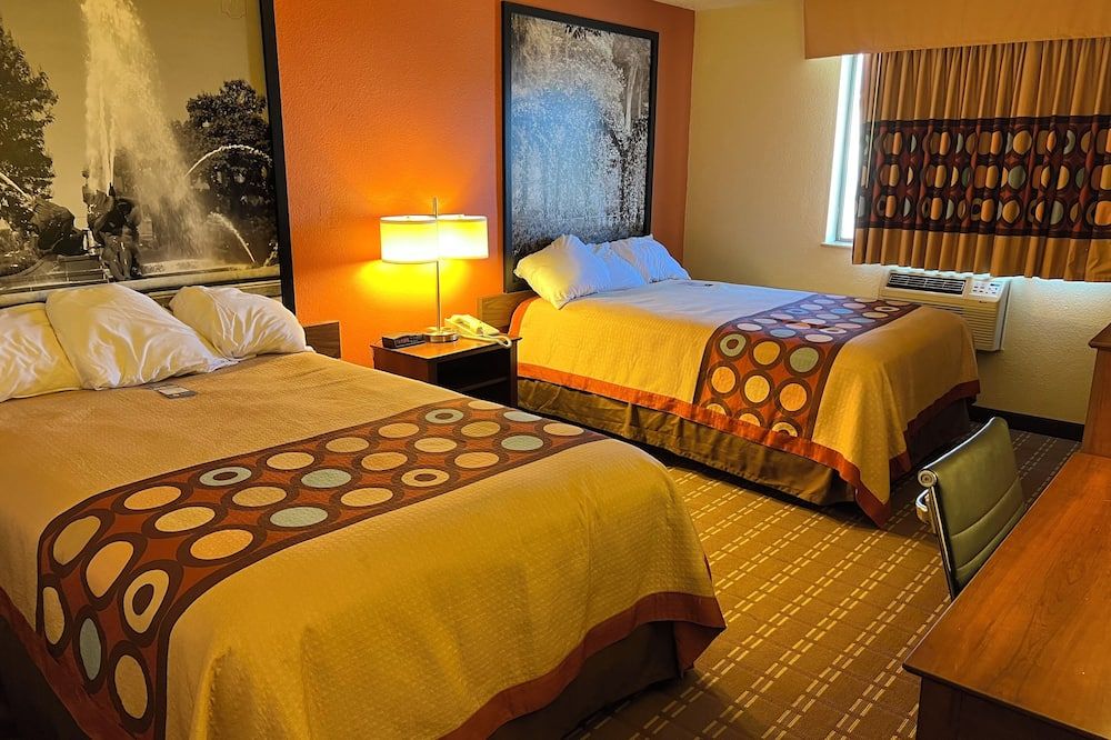 Super 8 by Wyndham Altoona