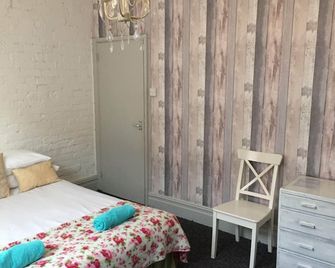 Bayapart Large Two Bedroom Apartment - Cardiff - Bedroom