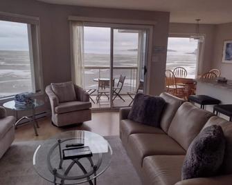 Ocean Sands Resort - Parksville - Living room