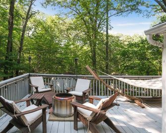 Charming Forest Getaway near West Point & Storm King - Cornwall - Balcón